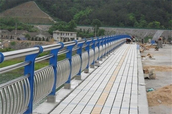 平谷不锈钢桥梁灯光护栏