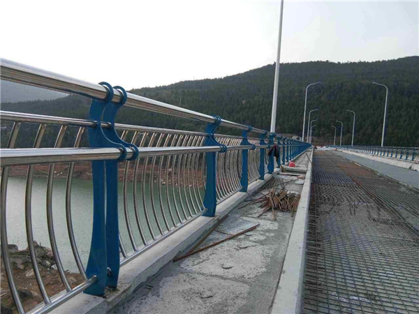平谷不锈钢桥梁护栏防腐措施的重要性及实施策略