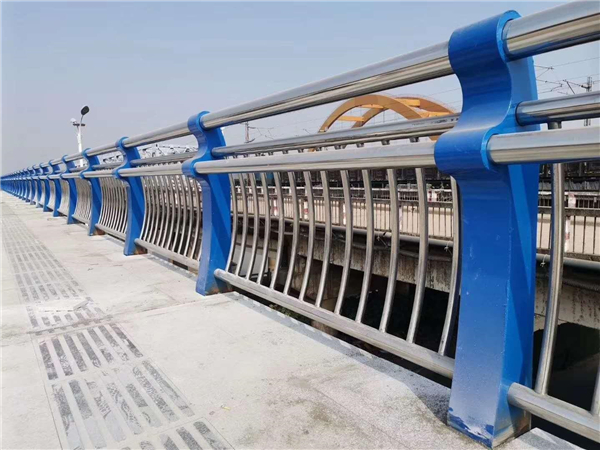 平谷304不锈钢复合管护栏的生产工艺揭秘